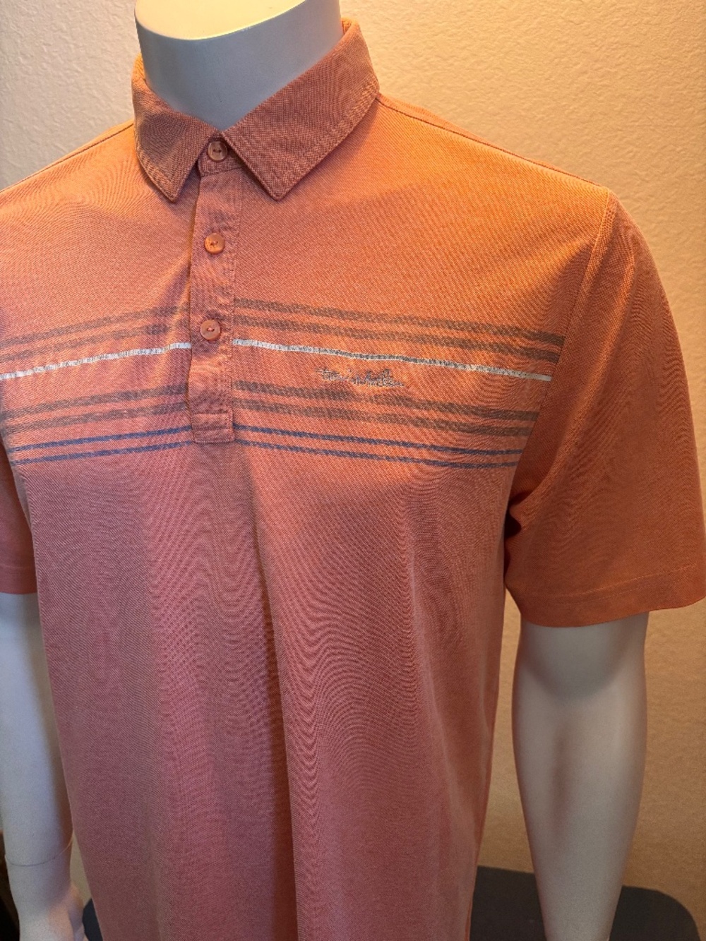 Nice mens large Travis Mathew golf polo